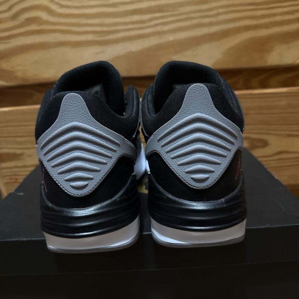 Jordan Max Aura 5 Black University Red Black Cement DZ4353-061 Size 11.5 - Picture 2 of 10